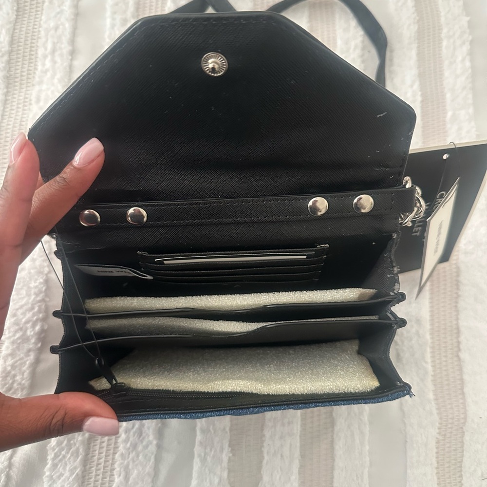 Nine West Crossbody Wallet - Picture 5 of 7